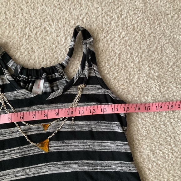 No Boundaries Black and Gray Smocked Sleeveless Tank Top - Picture 3 of 12